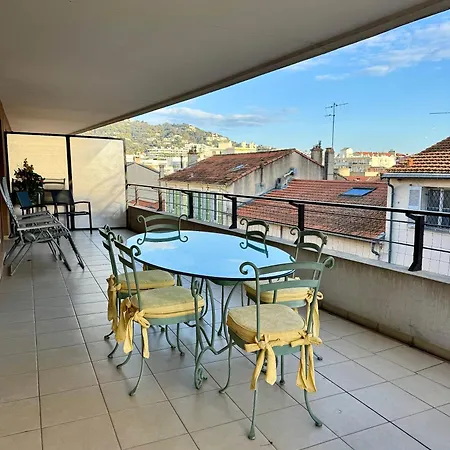 Апартаменты Spacious Luxury Apt, 12 Min Walk To Croisette And Conf Centre Канны