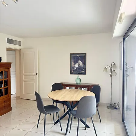 Апартаменты Spacious Luxury Apt, 12 Min Walk To Croisette And Conf Centre